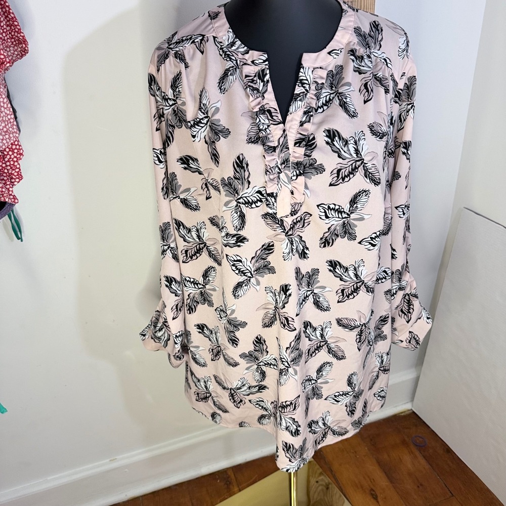 Lane Bryant Pink Blush Leaf Print Ruffle Neck Button Down‎ Blouse Size 14